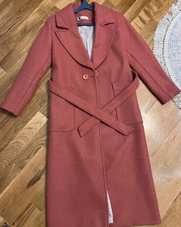 Qadın palto – terrakota/çəhrayı tonlarında, klassik uzun kəsim. - lalafo.az -da Qadın palto – terrakota/çəhrayı tonlarında, klassik uzun kəsim. -