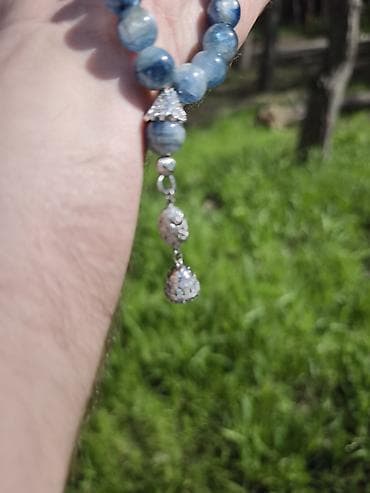 Mavi tonlarda təbii daşlardan yığılmış təsbeh/aksesuar - Sfera