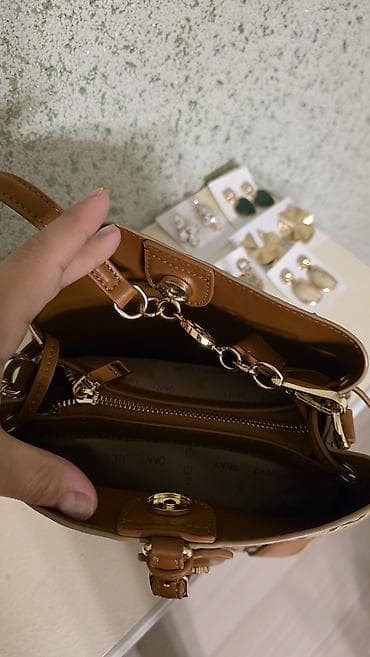 Фото и видеокамеры: Deyerinden ucuz❗️DKNY monoqram çiyin çantası. A klass.70 azne — 2