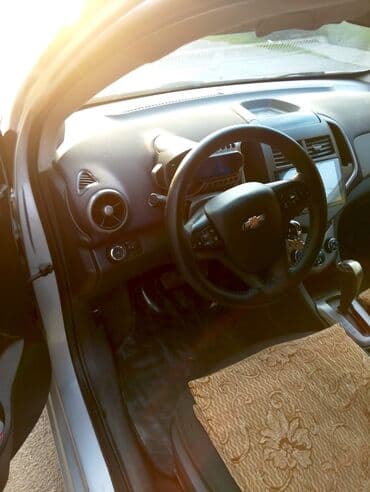 qadın üçün maşınlar: Chevrolet Aveo: 1.4 l | 2012 il 193600 km Sedan — 13