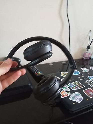 dilmanc rus azeri: Qulaqlıq – simsiz, on-ear tip - Rəng: qara - On-ear (qulaqdaxili — 1