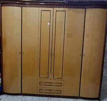 Audi: Распашной, 6 дверей Прямой шкаф, Гардеробный шкаф — 2