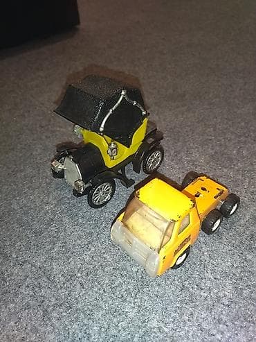 kinder stranger things: Kolleksiya üçün iki ədəd die-cast oyuncaq avtomobil dəsti. - Sarı — 1