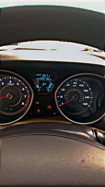 Hyundai Elantra: 1.8 l | 2013 il Sedan