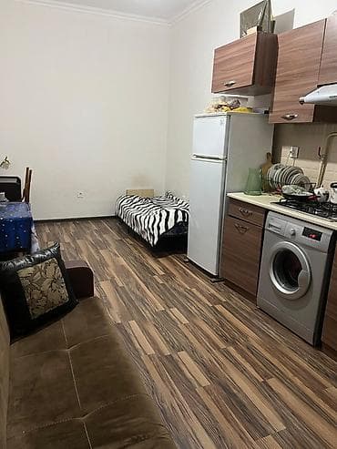 1 комнатная студия: Kirayə verilir: əvvəlcədən deyim fikri ciddi olanlar əlaqə salxasın — 2