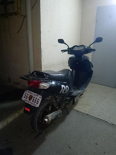 tap.az moto: Skuter – “BEST” yazılı, qara rəng Xüsusiyyətlər: - Korpus: qara — 1