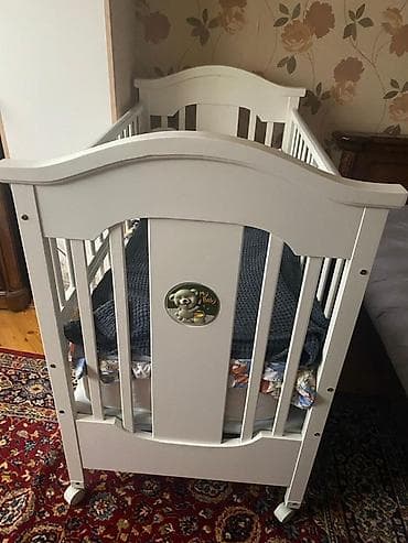 Oğlan və qız üçün, Dördbucaq, Beşik, Dəstsiz, Matras ilə, Yellənmə mexanizmsiz