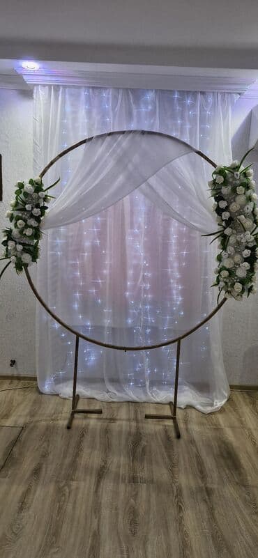 ekran dla projektora: Tədbir dekorasiyası üçün icarə/set - Dairəvi metal arka: qızılı — 2