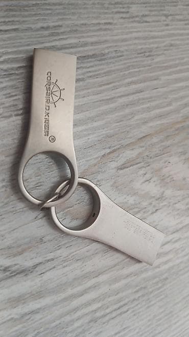 Məhsul: Metal gövdəli USB flaş yaddaşlar (2 ədəd) Xüsusiyyətlər: - at lalafo.az Məhsul: Metal gövdəli USB flaş yaddaşlar (2 ədəd) Xüsusiyyətlər: -