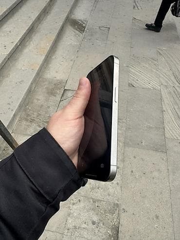 bluetooth aux: IPhone 15 Pro, White Titanium, Simsiz şarj — 5