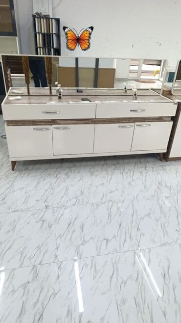 Komodlar: İşlənmiş, Güzgülü — 1