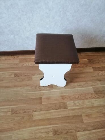 ikinci əl unitaz: Taburetka /pufik. Новый товар. Размеры 43х32х32 см. Верх экокожа — 3