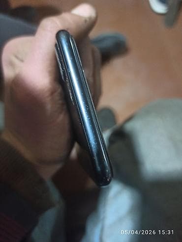 iphone 7 barter: IPhone 7 Plus, 128 GB, Qara, Barmaq izi — 3