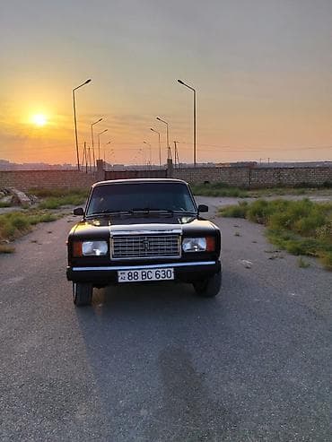 vaz 2107 abirsofka: VAZ 2107 sedan Xüsusiyyətlər: - Kuzov: 4 qapılı sedan, qaranın — 3