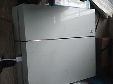 PlayStation 4+pult+Gta diski.Hec bir problem yoxdur sadəcə uzərində
