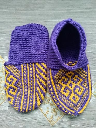 ayaqab: Bənövşəyi və sarı rənglərin kombinində əl işi toxuma ev tuflisi — 2