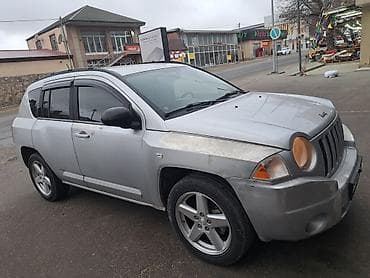 teker 265 35 18: Jeep Compass Limited – gümüş rəngli, şəhər və kənar yol üçün praktik — 3