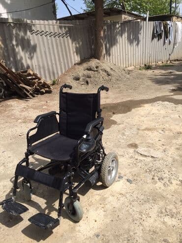 Eşitmə cihazları: Elektrikli əlil arabası - İdarəetmə: Sağ qol dayağında joystick ilə — 1