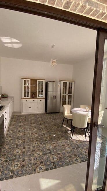 6 otaqlı, 500 kv. m, Təmirsiz — 12