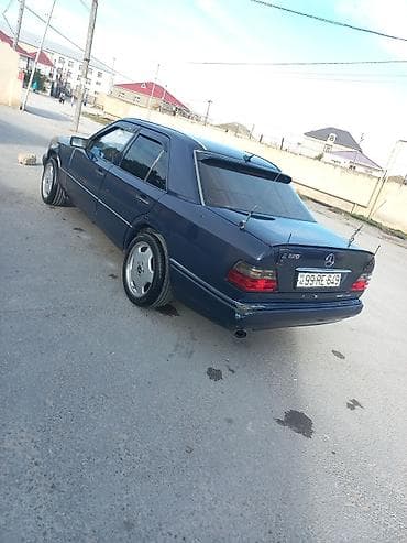 Su nəqliyyatı: Mercedes-Benz E 220: 2.2 l | 1994 il Sedan — 7