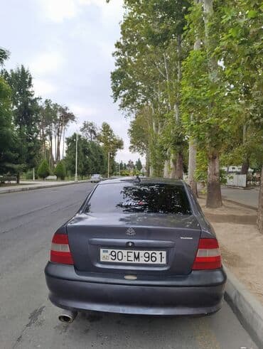 опель зафира а: Opel Vectra: 1.8 l | 1996 il 407307 km Sedan — 3