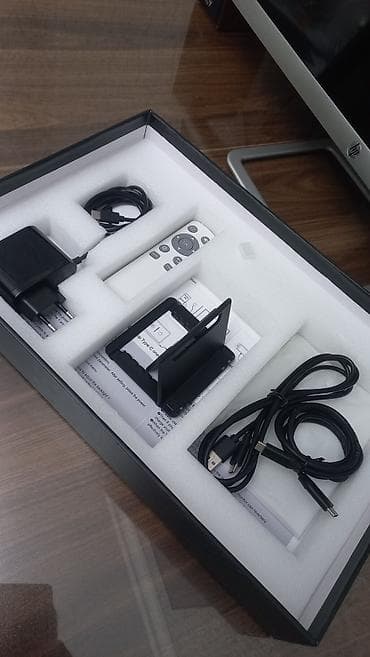 ipad 14 pro: Portable Monitor 4K Yenidir! Cızıq fln heçnə yoxdur. Yenilənmə tezliyi — 2