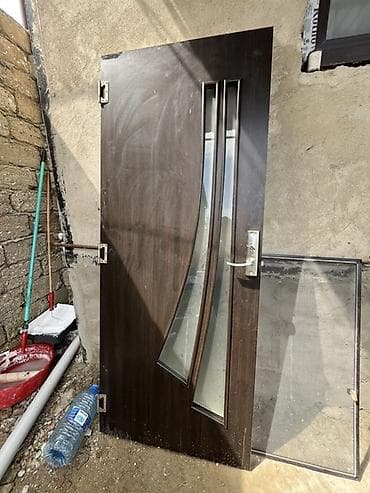 xonca qapilar: Otaq qapısı satılır 2 ədəd qraqları üçün taxtalar falan hər şeyi var — 3