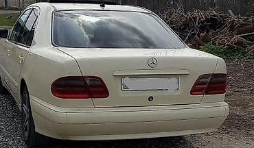 tap az avtomobillər: Mercedes-Benz E‑Class (W210) sedan - Kuzov: bej rəngli, 4 qapı — 5