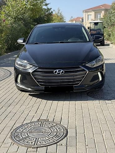 Hyundai Elantra: 2 l | 2017 il Sedan — 2