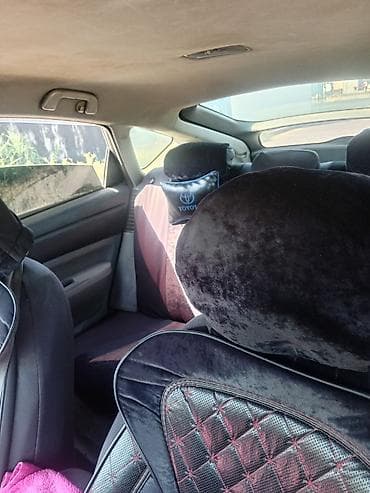 sprinter satisi: Toyota Prius (2-ci nəsil) hibrid hetçbek - Rəng: qara - Kuzov: 5 — 6