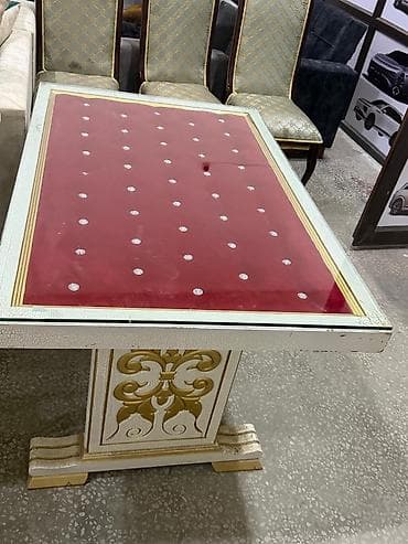 rum reqemli divar saatlari: Jurnal masası, İşlənmiş, Kvadrat masa — 1