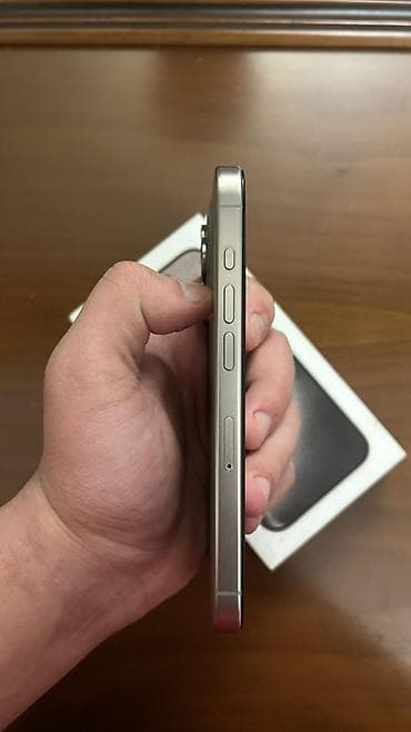 iphone 5 's: IPhone 15 Pro, 128 GB, Gümüşü — 4