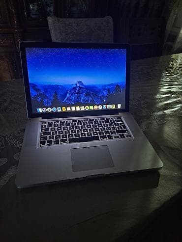 Apple MacBook Pro 15" (Mid 2010) - Ekran: 15.4" geniş formatlı LED