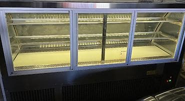 Şüşə vitrinli soyuducu vitrin - Ön və yanları şüşəli, məhsulların tam