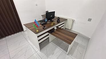 stol: Ofis stol dəsti – L formalı, geniş iş səthi və əlavə köməkçi masa ilə — 1