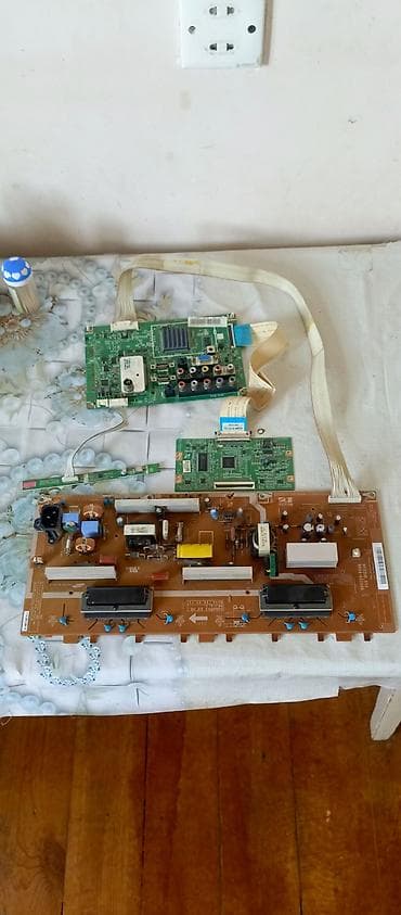 TV elektronika plataları dəsti SAMSUNG Tərkib: - Güc bloku (power