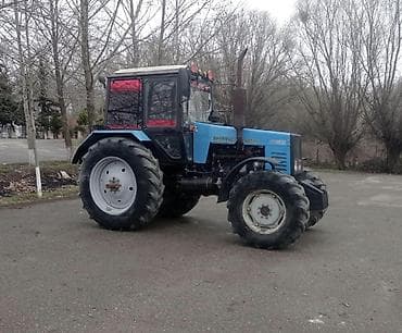 Belarus 1221.2 traktor - Marka/model: BELARUS 1221.2 - Rəng
