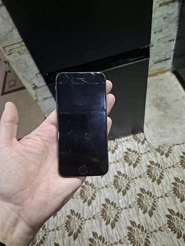 IPhone 8, 64 GB, Qara, Qırıq