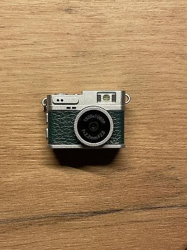 pulsuz uce: Mini 1080P Kamera – retro fotokamera Xüsusiyyətlər: - Video çəkilişi — 2