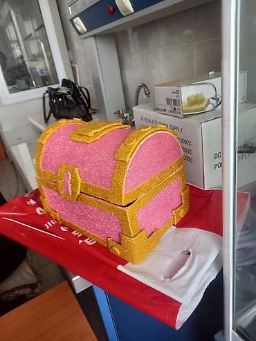 Məhsul: Dekorativ sandıq/çəllək qutusu - Rəng: Çəhrayı fon, qızılı