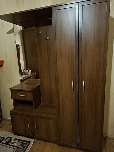 güm: İşlənmiş, 2 qapılı, Güzgülü, Qəhvəyi, Açılan, Düz dolab — 1