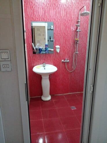 9 ci mikrorayon satilan evler: Bakı, 2 otaqlı, Köhnə tikili, m. Xalqlar Dostluğu, 50 kv. m — 12