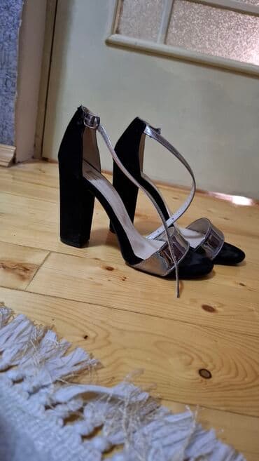 parca krasofkalar: 50 manata alinib. 1 2 defe toya geynilib yeni kimidir. - Rəng: qara — 3