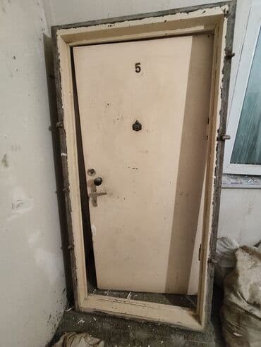 Mənzil üçün İşlənmiş Giriş qapısı 90x205 sm Petlə ilə, Zəmanətli, Ödənişli quraşdırma, Ünvandan götürmə, Ödənişli çatdırılma