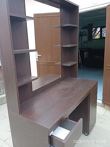 fen turbo: Salon üçün vizaj/berber masası – güzgülü, rəfli, saxlama yerləri ilə — 2