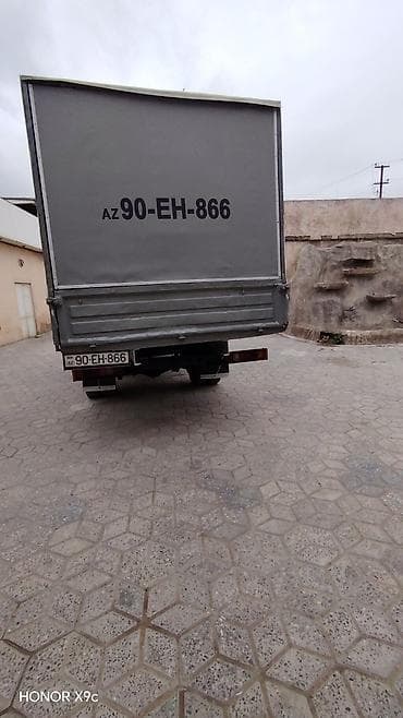 arxa kamera qurasdirilmasi: Yükdaşıma üçün tentli yük maşını – sifarişlə xidmət Xüsusiyyətlər: - — 3