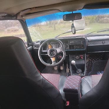 matorları: VAZ (LADA) 2107: 0.6 l | 1996 il 454821 km Sedan — 2