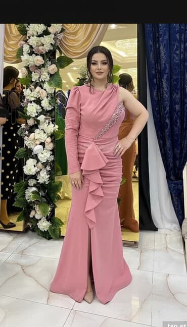 Qiymət: 135 AZN Məhsul: Ziyafət donu - Rəng: pudra/çəhrayı - Model