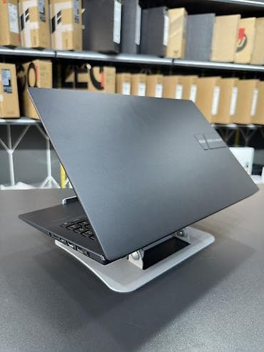 asus i7: İşlənmiş ASUS Vivobook, 15.6 ", AMD Ryzen 9, 1 TB — 5
