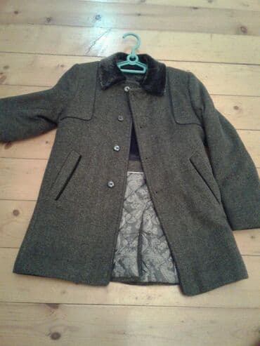 30 razmer: 9 - 10 yashli ushaq ucun palto. 1 ya 2 defe geyilib. 30 azn — 1